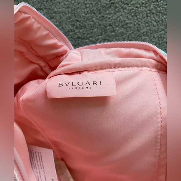 BVLGARI Pastel Pink & Blue Cosmetic Bag w/Shampoo - Picture 15 of 15
